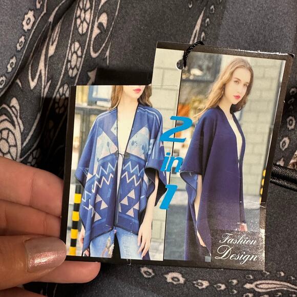 Gray Cream Shawl Cape Reversable With Feather Tassels NWT - Picture 5 of 7